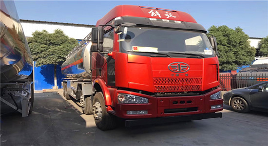 解放J6前四后六运油车