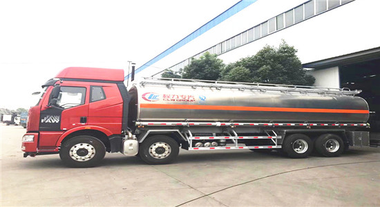 解放J6前四后六运油车