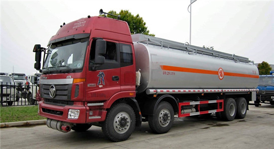 福田欧曼前四后八运油车