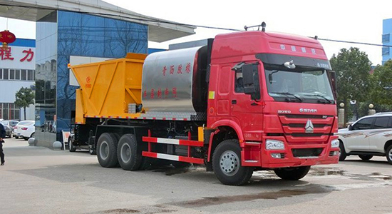 重汽同步碎石封层车