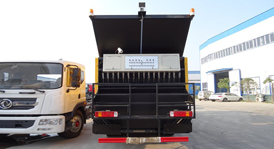 重汽同步碎石封层车