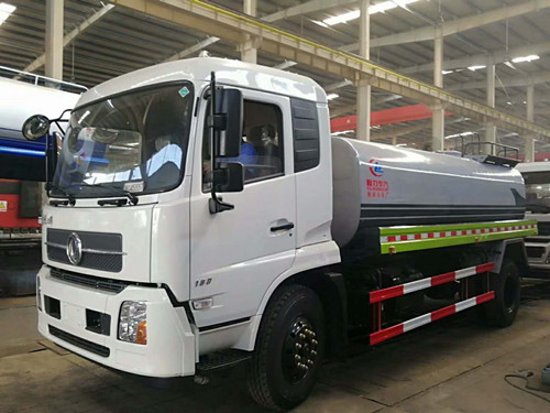 东风天锦12方洒水车 (4).jpg