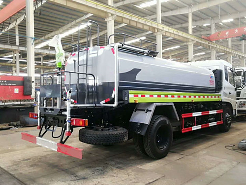 东风天锦12方洒水车 (3).jpg