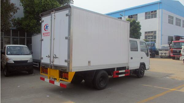 庆铃五十铃双排冷藏车