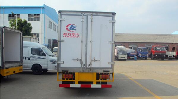 庆铃五十铃双排冷藏车