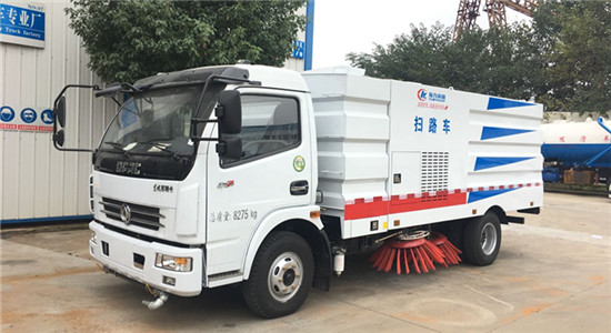 东风多利卡D7扫路车