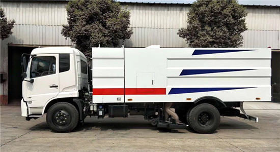 东风天锦吸尘车