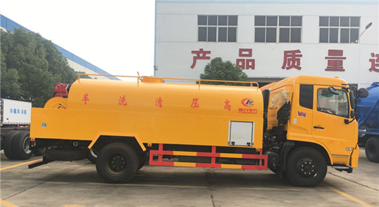 东风天锦清洗车