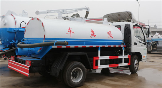 福田欧马可吸粪车