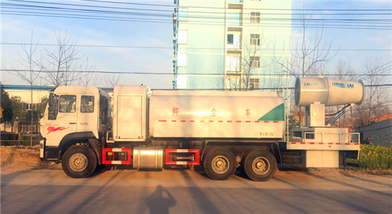 重汽后双桥多功能抑尘车