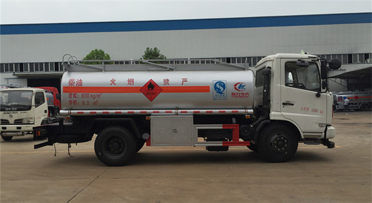 东风嘉运9吨运油车