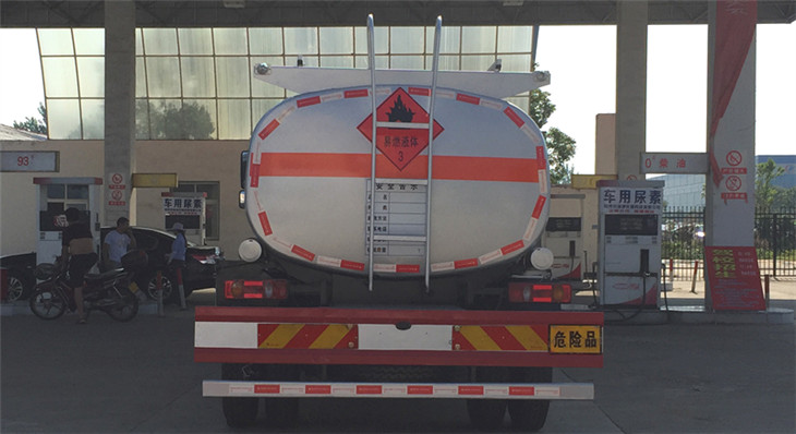 东风嘉运9吨运油车
