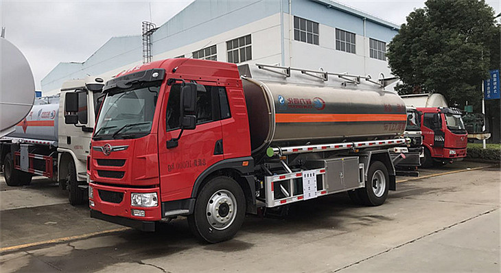 解放龙V13.5吨铝合金运油车